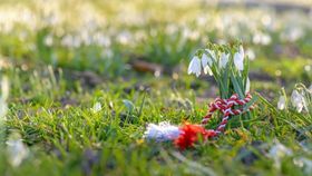 Unde se poartă Mărțișorul pentru a avea noroc tot anul?